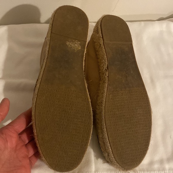 Kendall + Kylie flat slip on - Picture 4 of 4